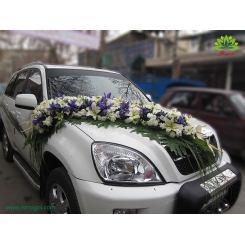 ماشین عروس با گل آبی و سفید کد CR030
