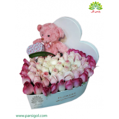 جعبه گل عروسک و هدیه ولنتاین عاشقانه کد DF03305